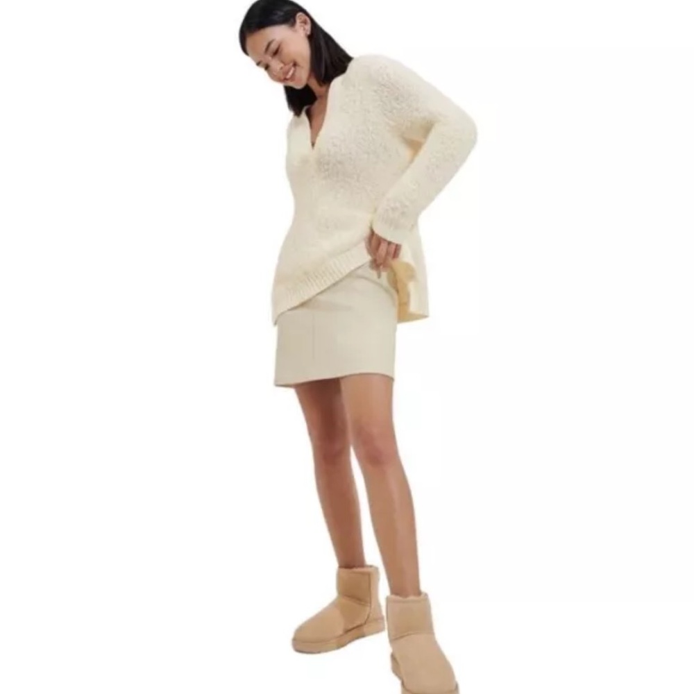 NWT UGG Deeann Cloudfluff Cozy fluffy V-neck knit sweater Size L Beige $168